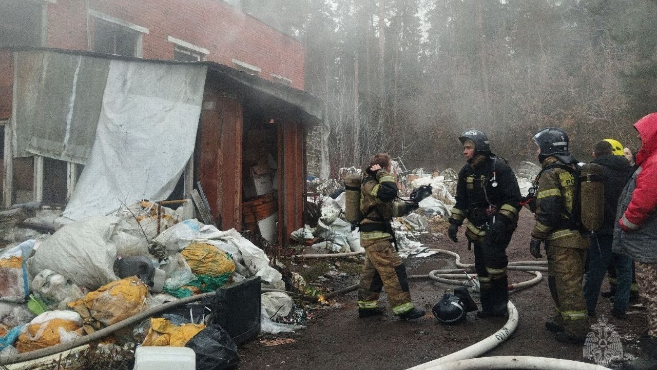Пожарных Волжска накануне трижды подняли по тревоге