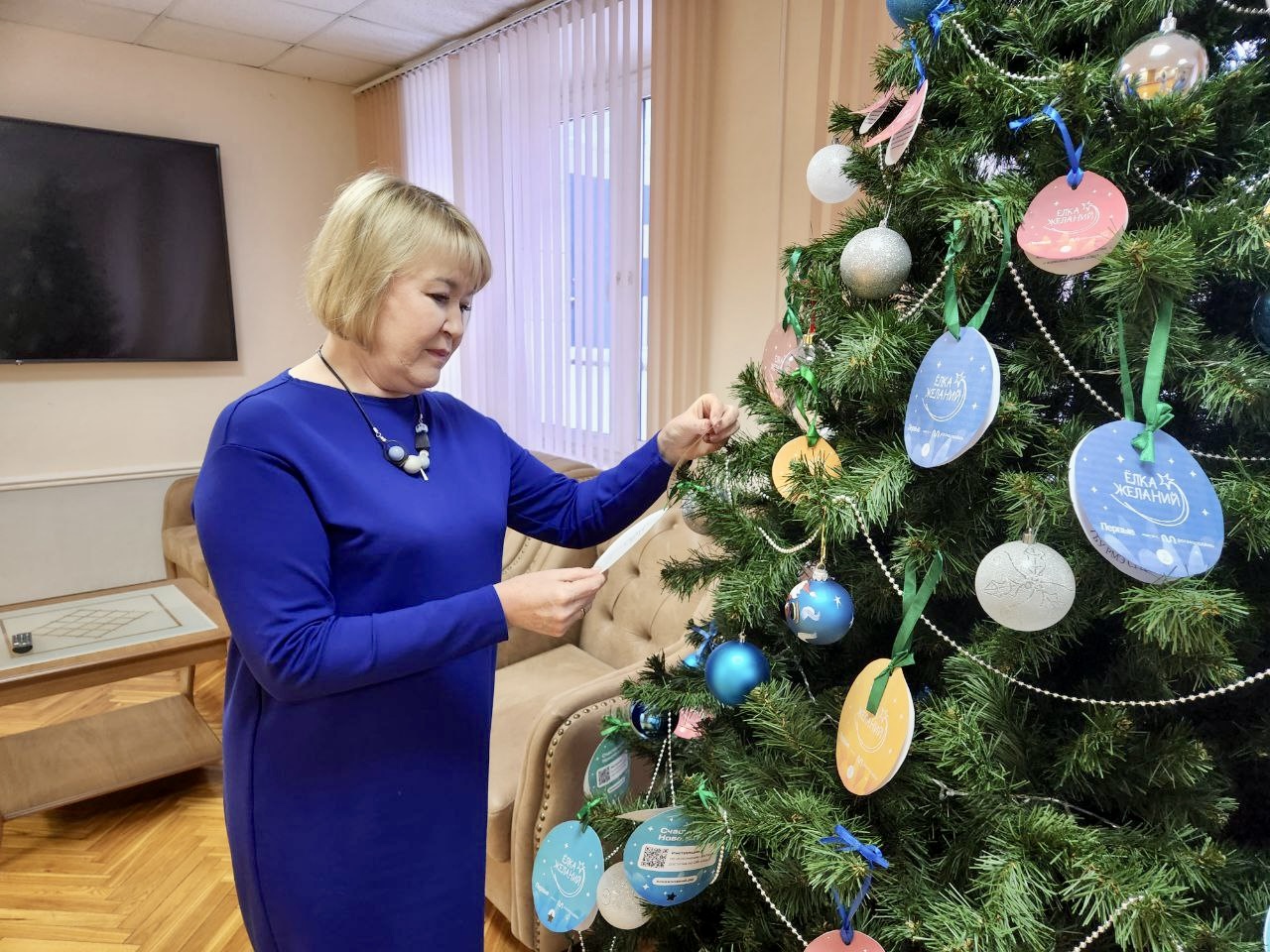Парламентарии Марий Эл исполняют новогодние желания детей