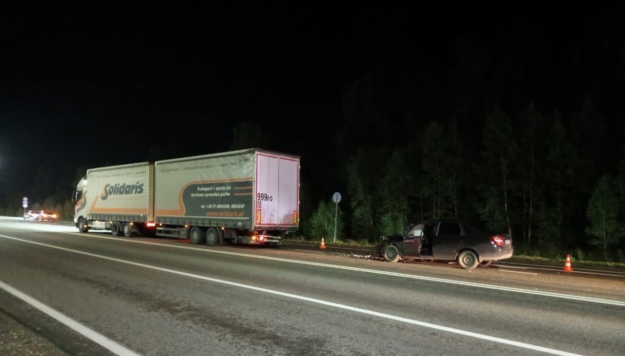 В Марий Эл на Казанском тракте пьяный водитель легковушки врезался в грузовик