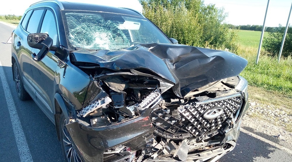 В Горномарийском районе 14-летний подросток на мотоцикле врезался в иномарку