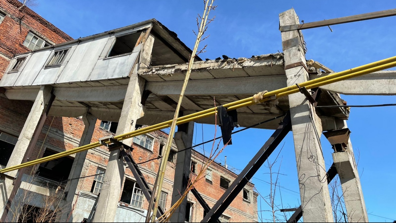 В Йошкар-Оле рабочего придавило бетонной плитой