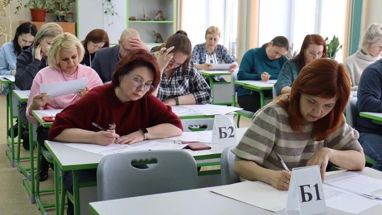 Муниципалитеты Марий Эл принимают эстафету всероссийской акции «Сдаём вместе. ЕГЭ для родителей»