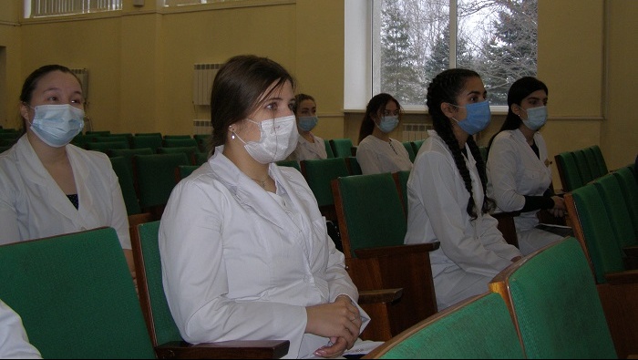 Для студентов Йошкар-Олинского медицинского колледжа учреждены 13 именных стипендий