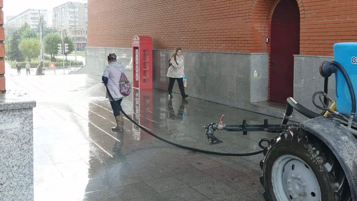 В Йошкар-Оле помыли Театральный мост