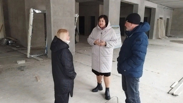 Ход стройки новой школы в Йошкар-Оле проверил её будущий директор