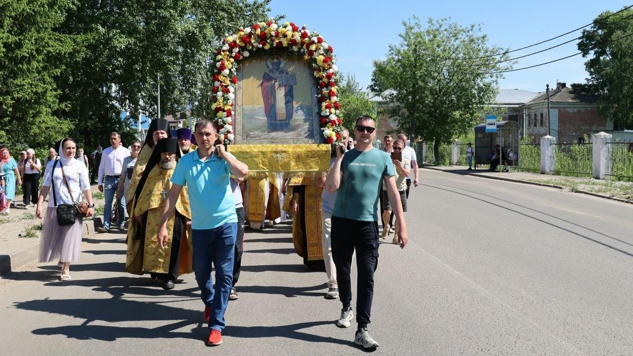 В Волжске в день памяти Николая Чудотворца прошёл крестный ход 