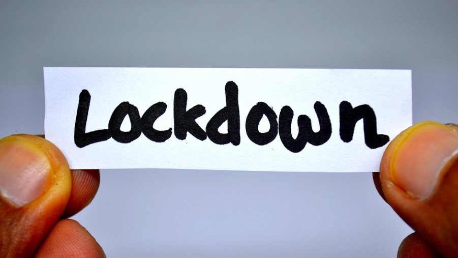 Англия и Греция закрывают границы и вводят карантин