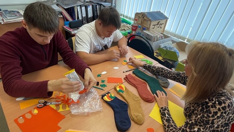 Школьники из Килемарской школы подарили пожилым людям необычные подарки