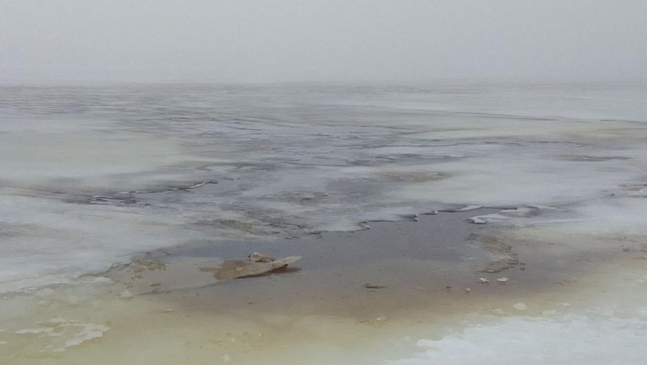 Восемь человек погибли, провалившись под лёд Байкала