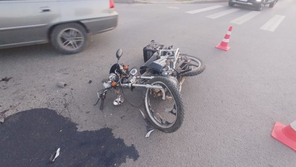 В Йошкар-Оле с места ДТП госпитализировали водителя мопеда