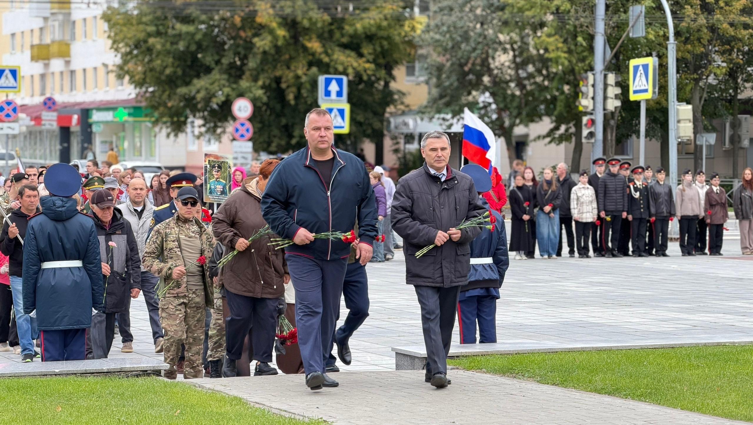 В День танкиста в Йошкар-Оле возложили цветы к Вечному огню