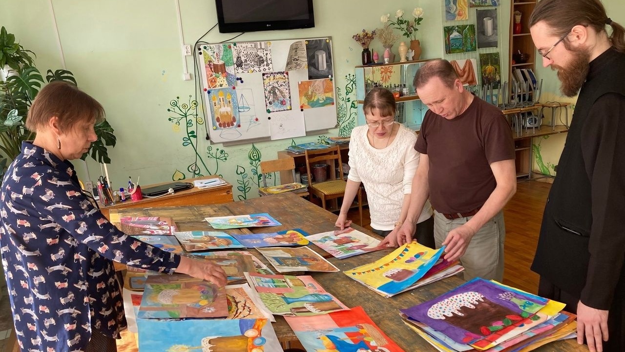 В Йошкар-Оле открылась выставка победителей конкурса рисунка «Светлая Пасха»