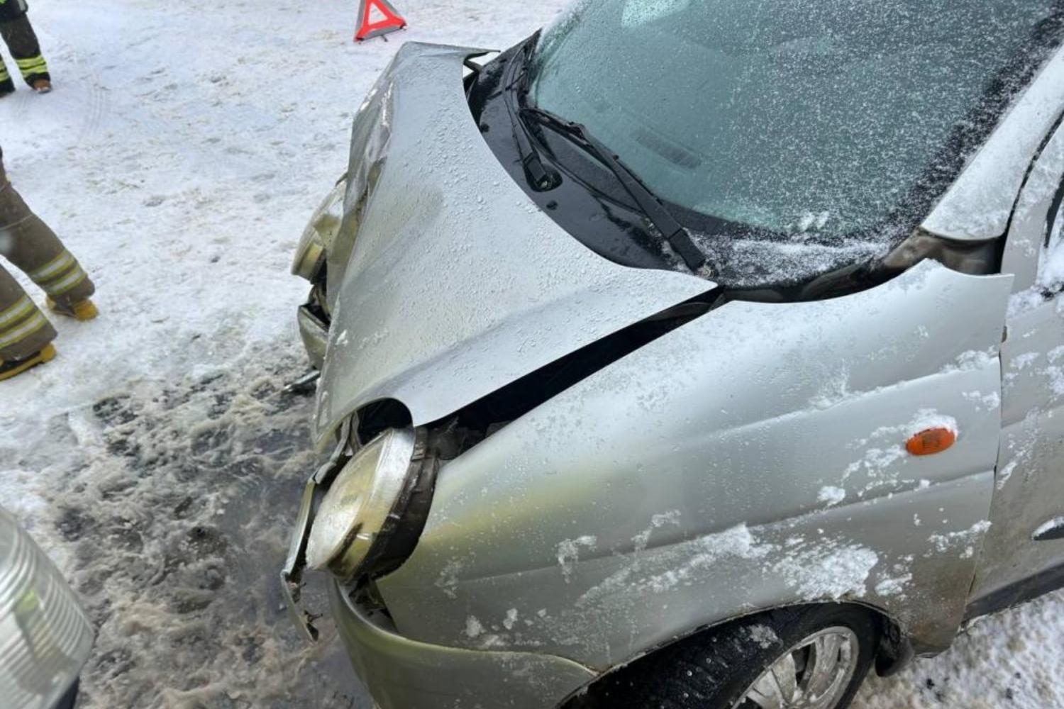 В Йошкар-Оле на перекрёстке столкнулись «КамАЗ» и Daewoo Matiz