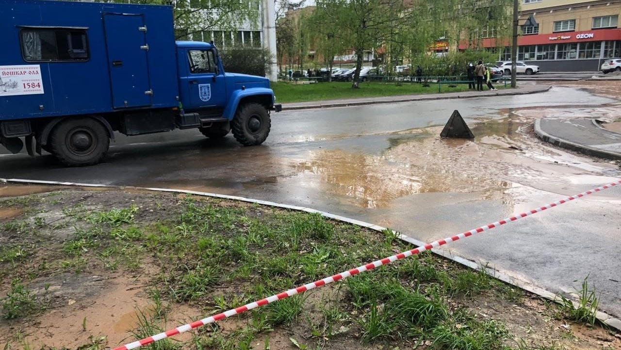 В двух районах Йошкар-Олы прорвало водопроводные трубы