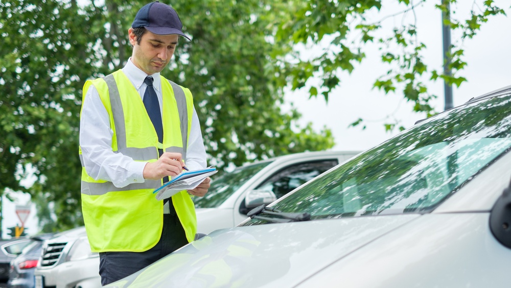 Жители Йошкар-Олы жалуются на штрафы за парковку возле Медсанчасти №1