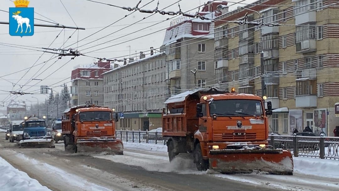 В Йошкар-Оле бульвар Победы чистят от снега