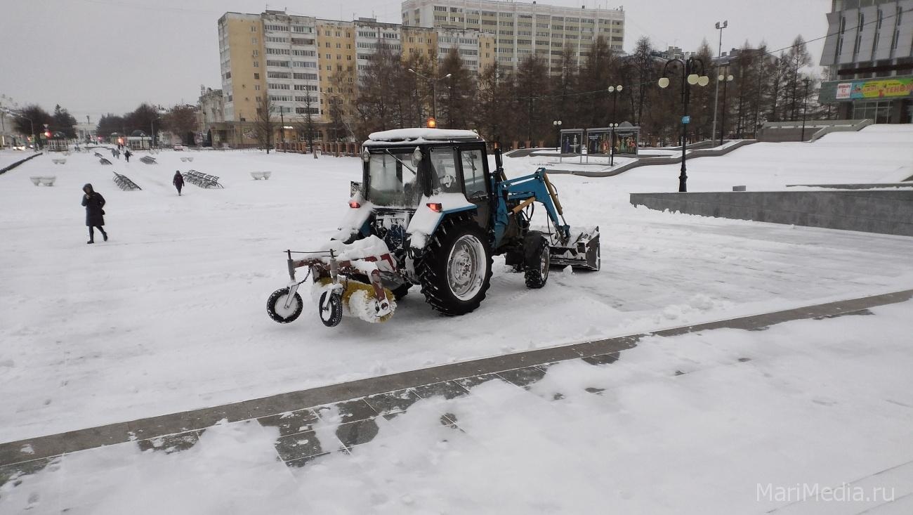На улицах Йошкар-Олы работает 45 единиц снегоуборочной техники