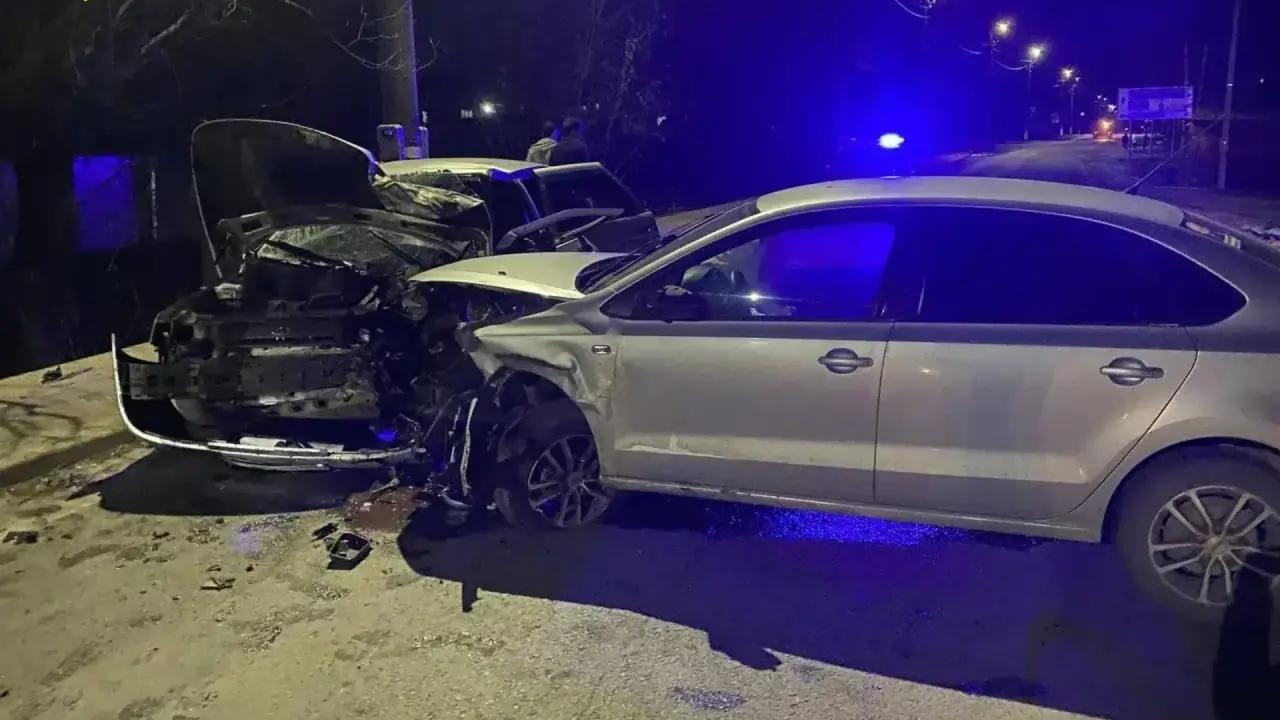 С места массового ДТП в Килемарах в больницу доставили двух водителей