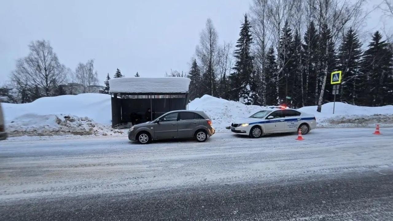 В Йошкар-Оле под колёса иномарки попал молодой мужчина