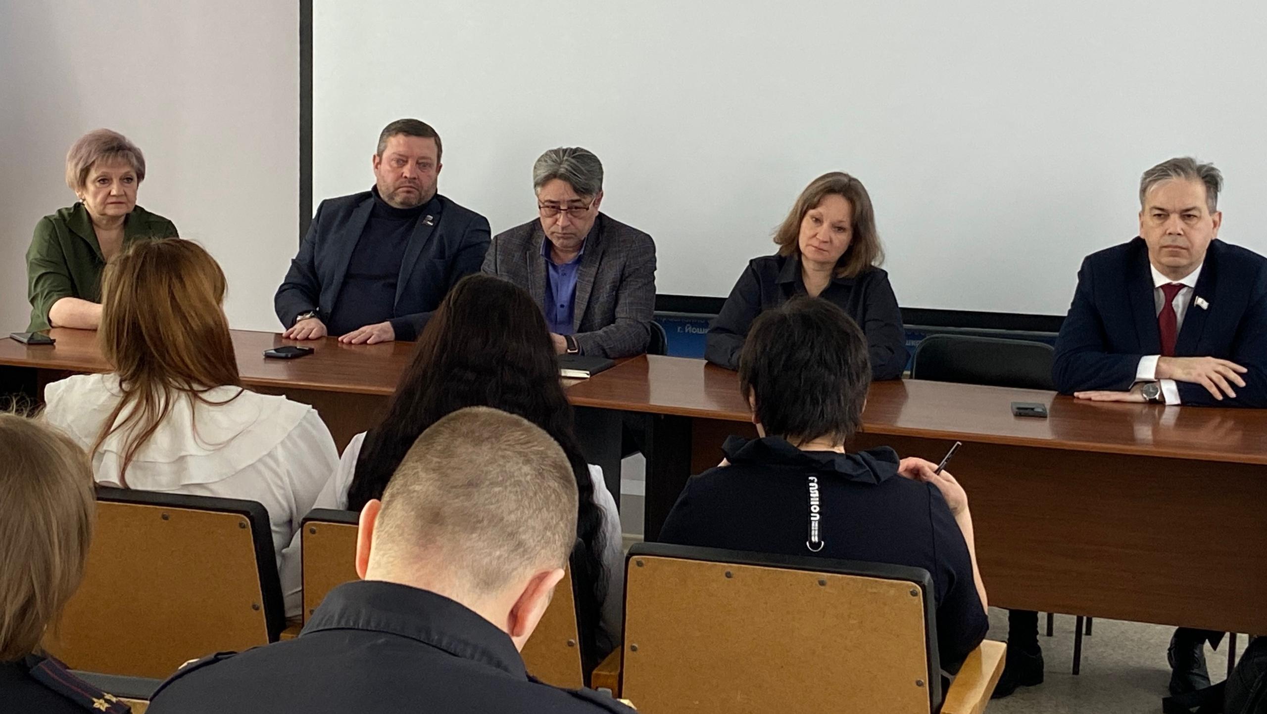 В торговых центрах Йошкар-Олы жалуются на подростков