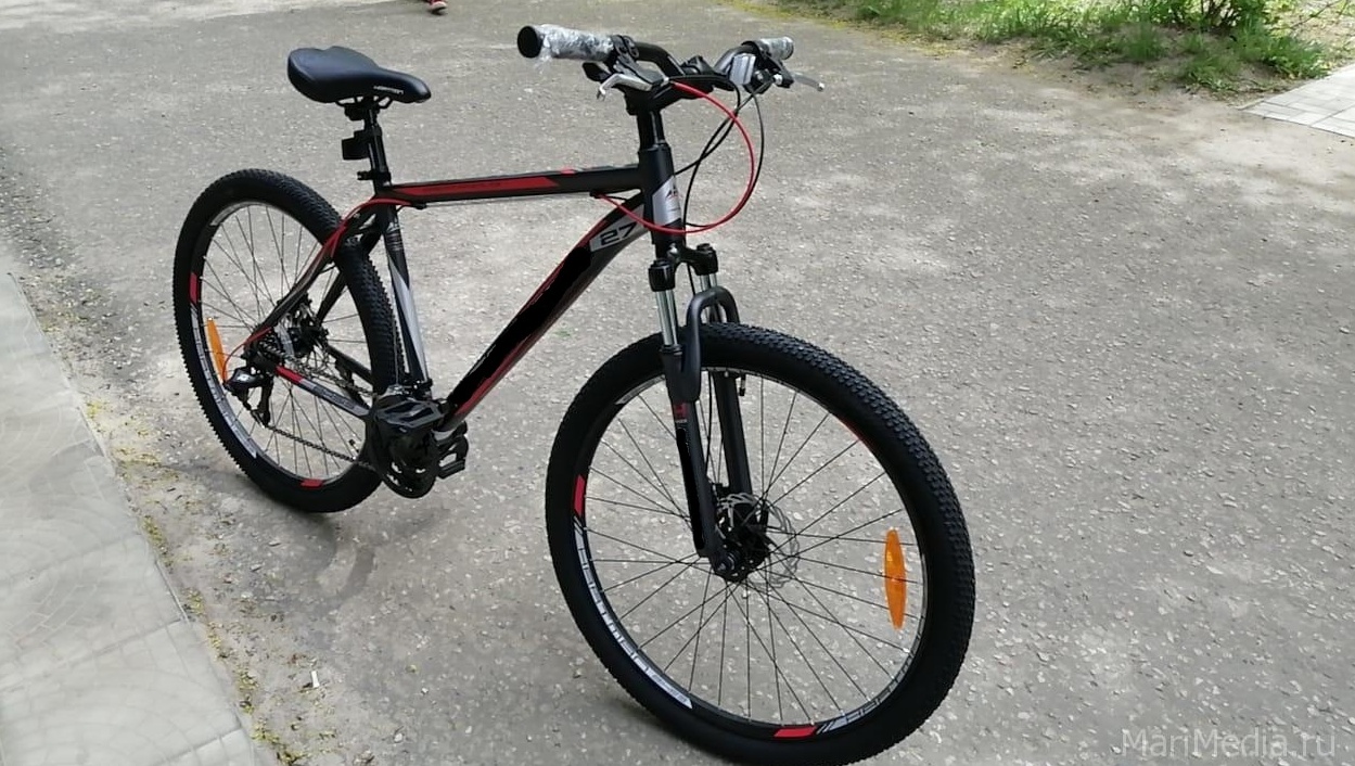 В посёлке Медведево двое подростков угнали дорогой велосипед