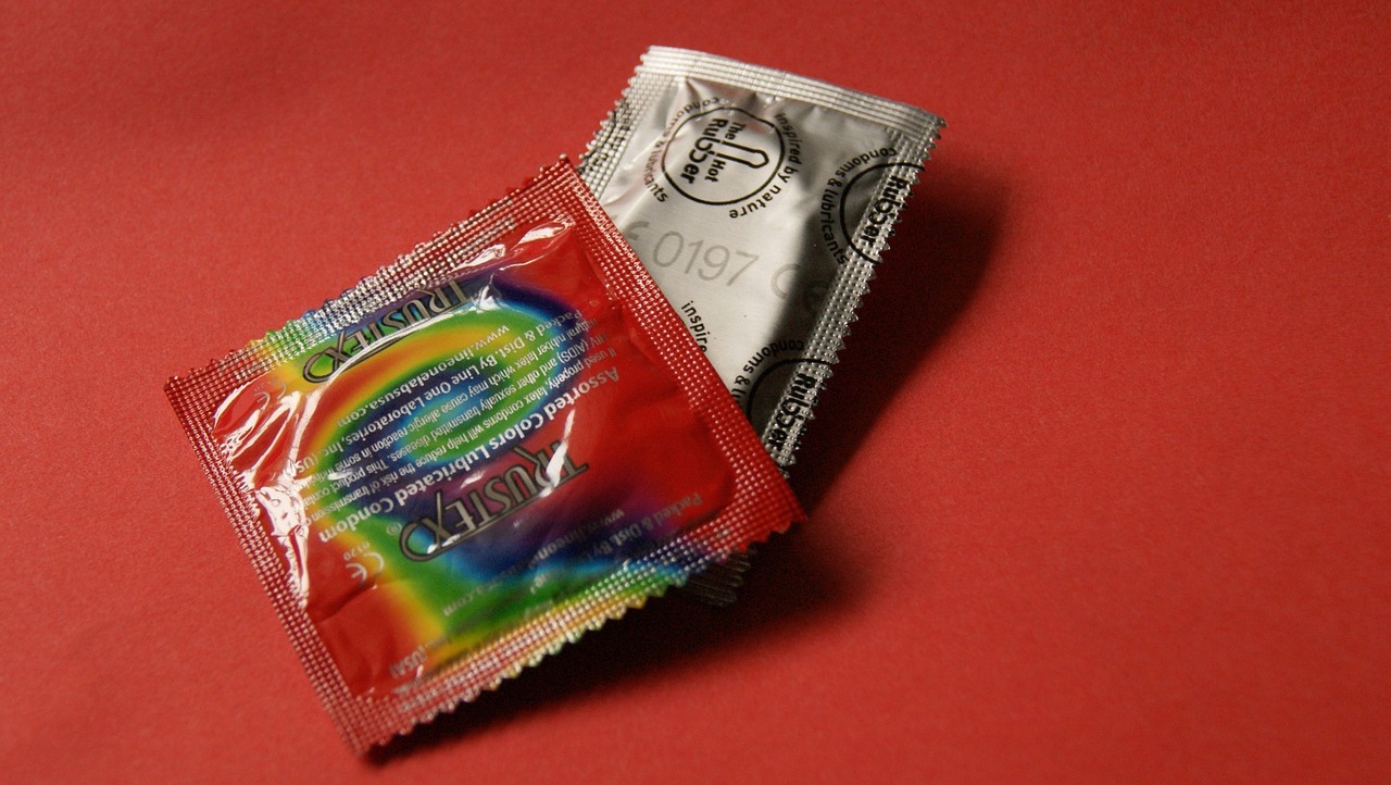 Роскачество обнаружило в презервативах цинк и изопропиловый спирт