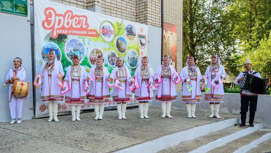 Жителей Мари-Турекского района со столетием поздравил глава Марий Эл