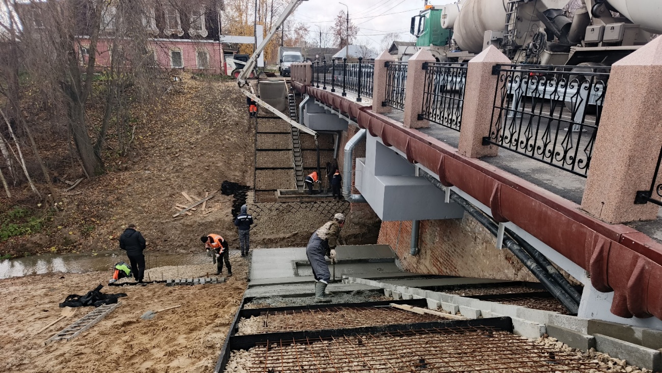 В Юрино мостостроители устраняют замечания стройконтроля