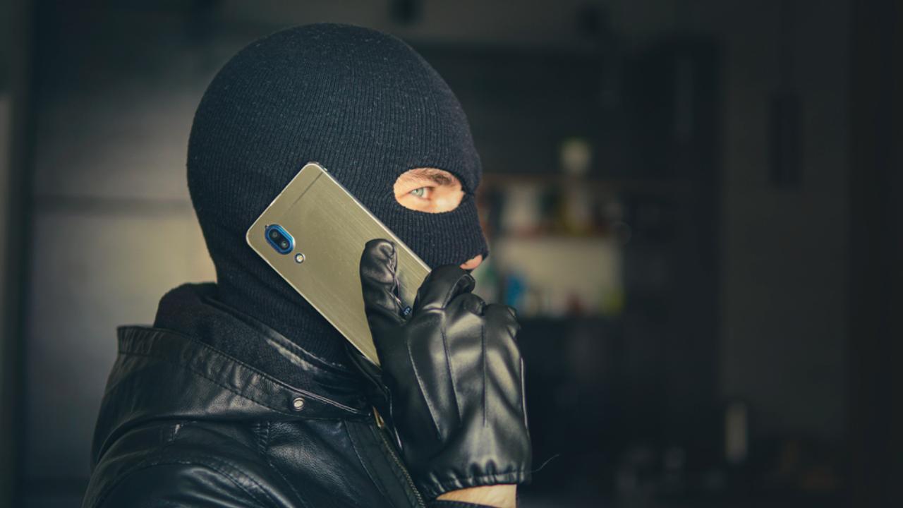 Мошенники начали использовать в своих схемах «подозрительные транзакции» 