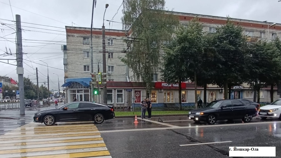 В Йошкар-Оле водитель «Лады Веста» не выдержал дистанцию и устроил ДТП