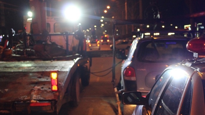 В Йошкар-Оле 17-летний подросток гонял на машине во дворах жилого сектора