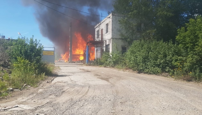 В Йошкар-Оле сгорела пилорама