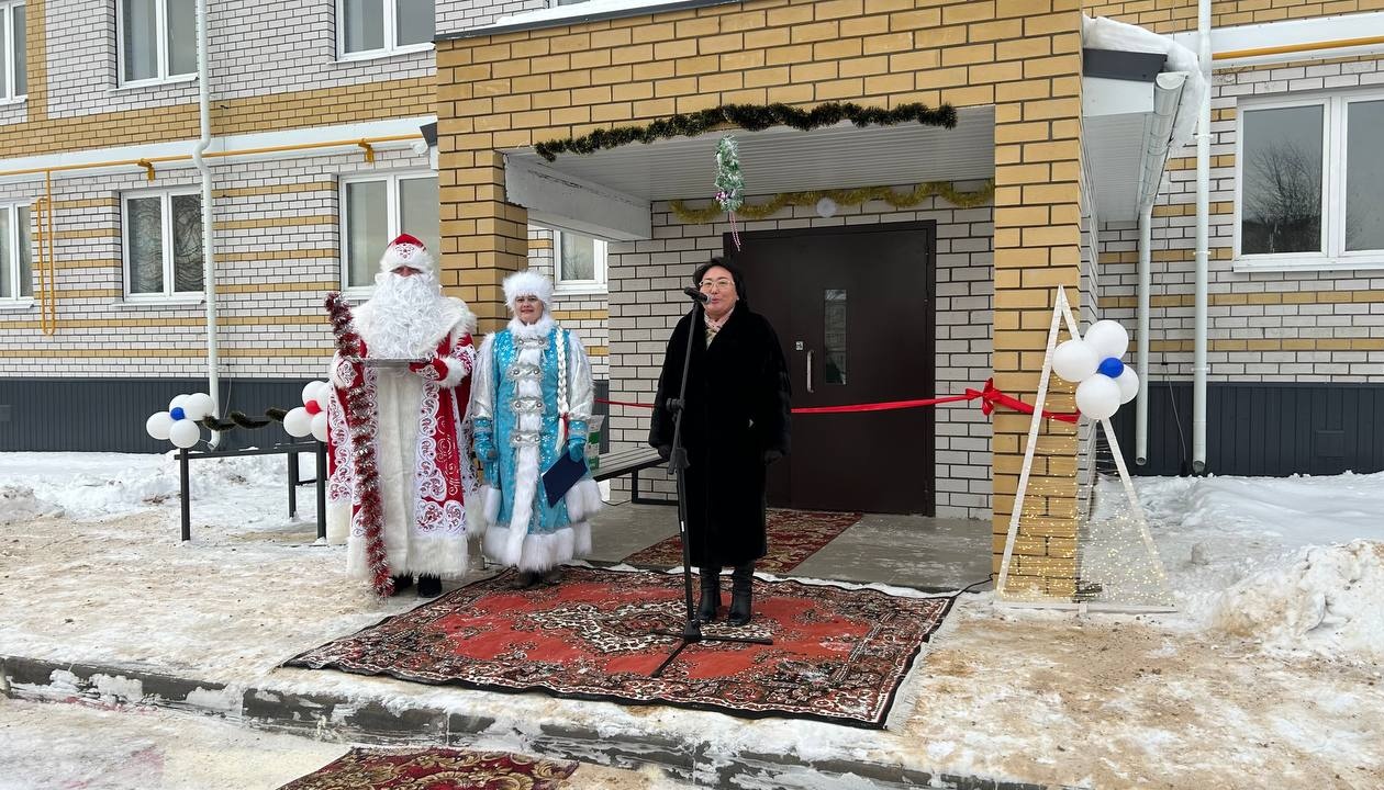 В Марий Эл детям-сиротам вручили ключи от квартир в Ургакше