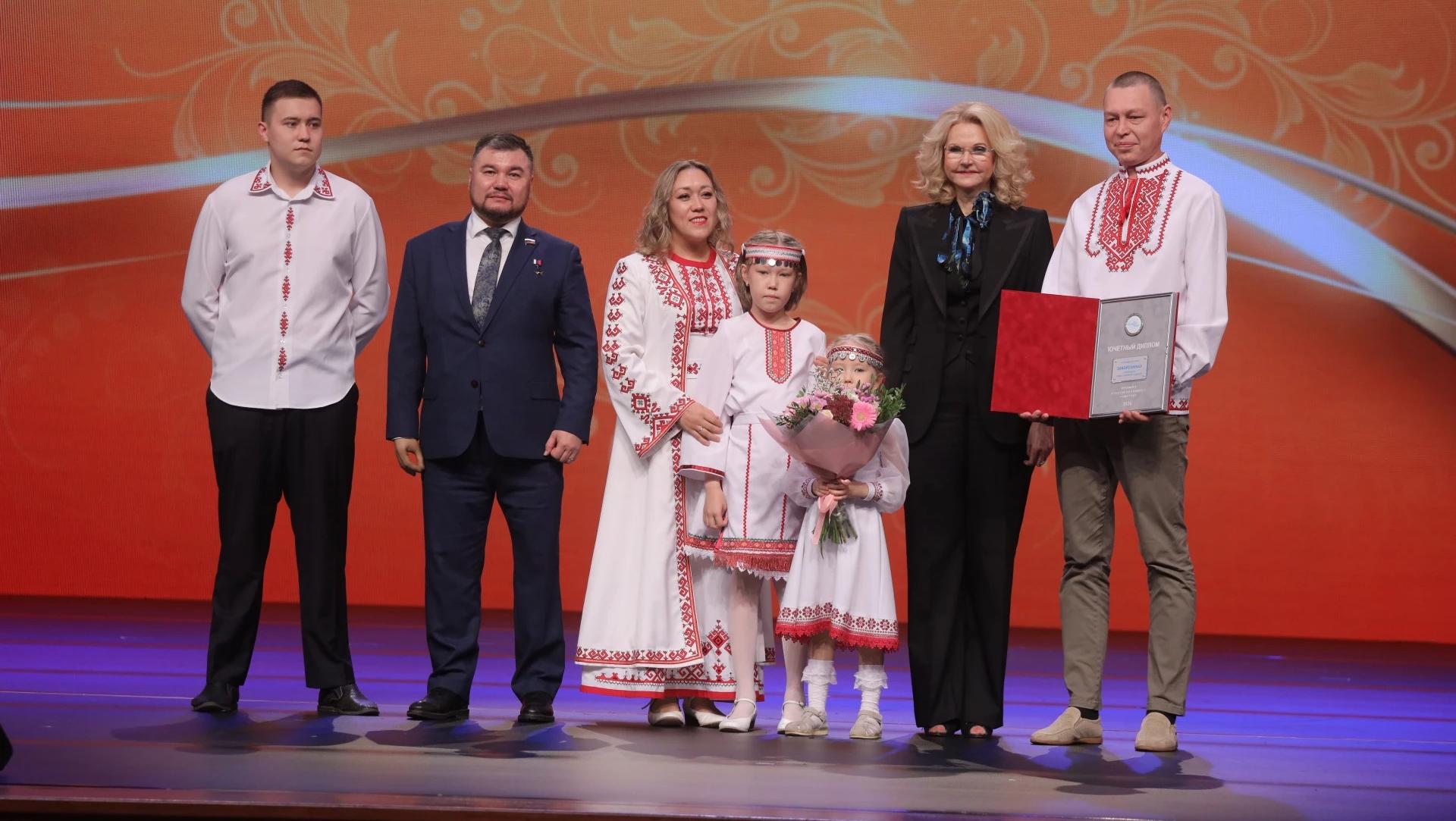 Семью из Марий Эл пригласили на награждение в Государственный Кремлёвский дворец