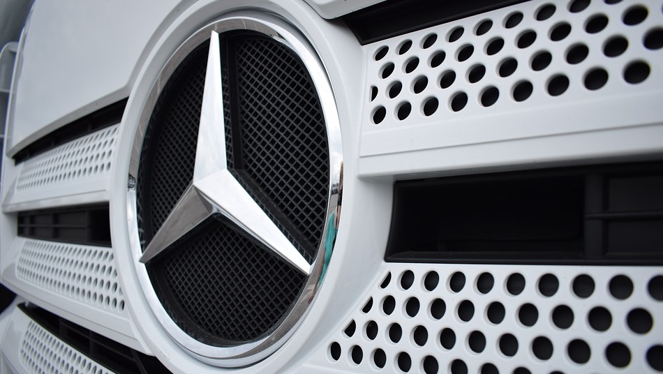 Полицейские Волжска незаконно изъяли у предпринимателя полуприцеп с грузом