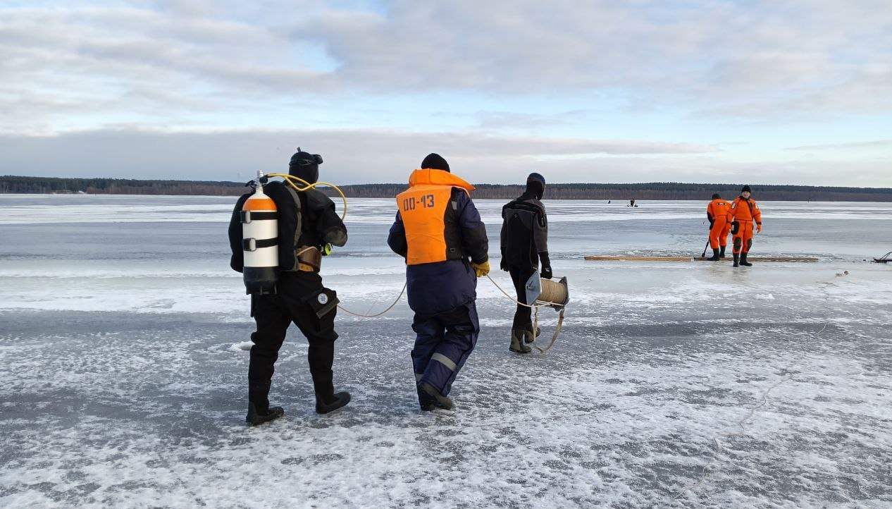 На Волге в Килемарском районе водолазы искали провалившихся под лёд рыбаков