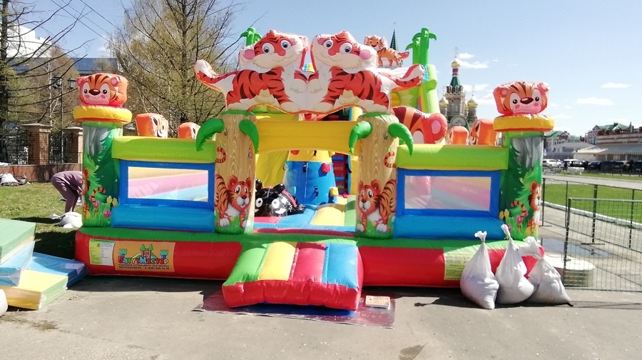 В Марий Эл проверяют надувные батуты