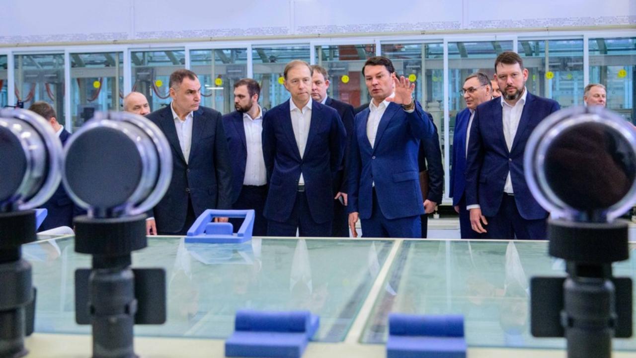 Денису Мантурову показали потенциал Марий Эл в сфере радиоэлектроники