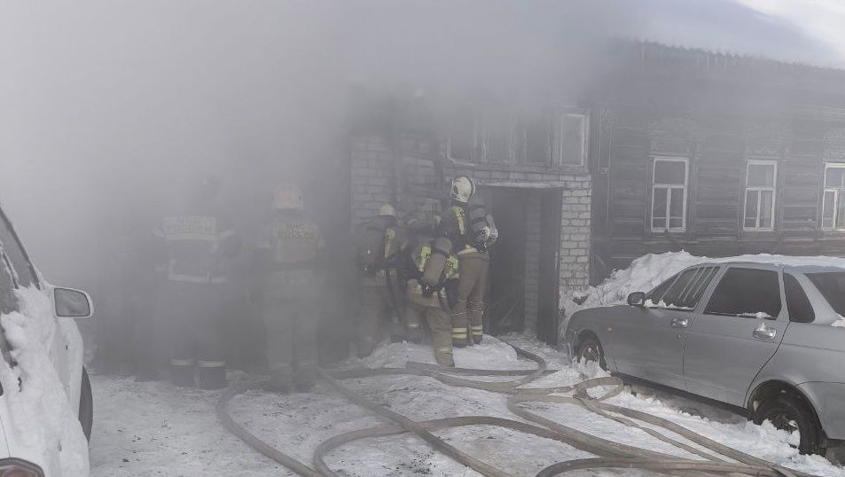 В Йошкар-Оле сгорели гараж, котельная и автомобиль