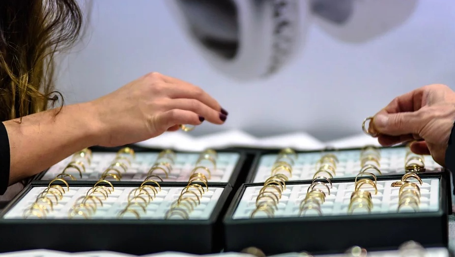 На 8 марта женщины ждут в подарок ювелирные украшения