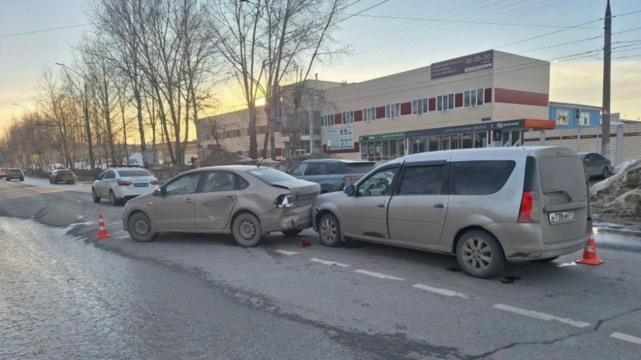 В Йошкар-Оле в ДТП пострадал водитель иномарки
