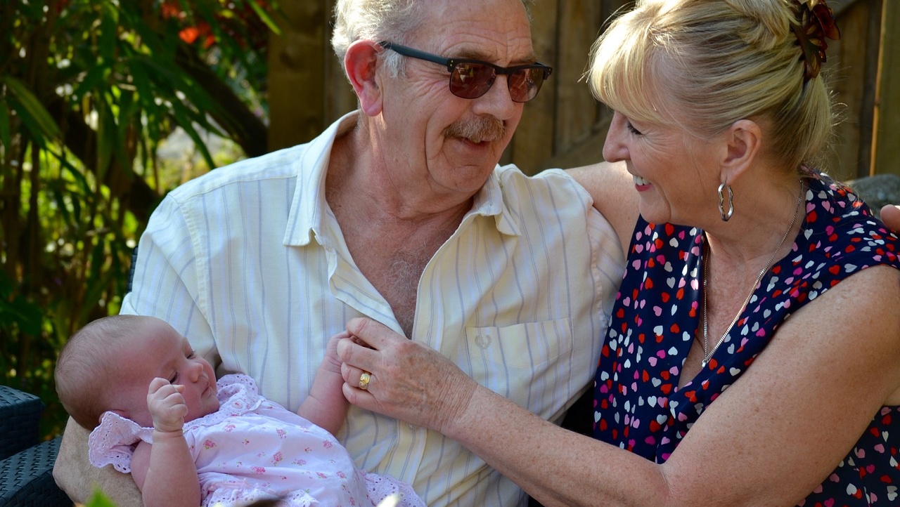 Дедушек и бабушек хотят наделить новыми полномочиями