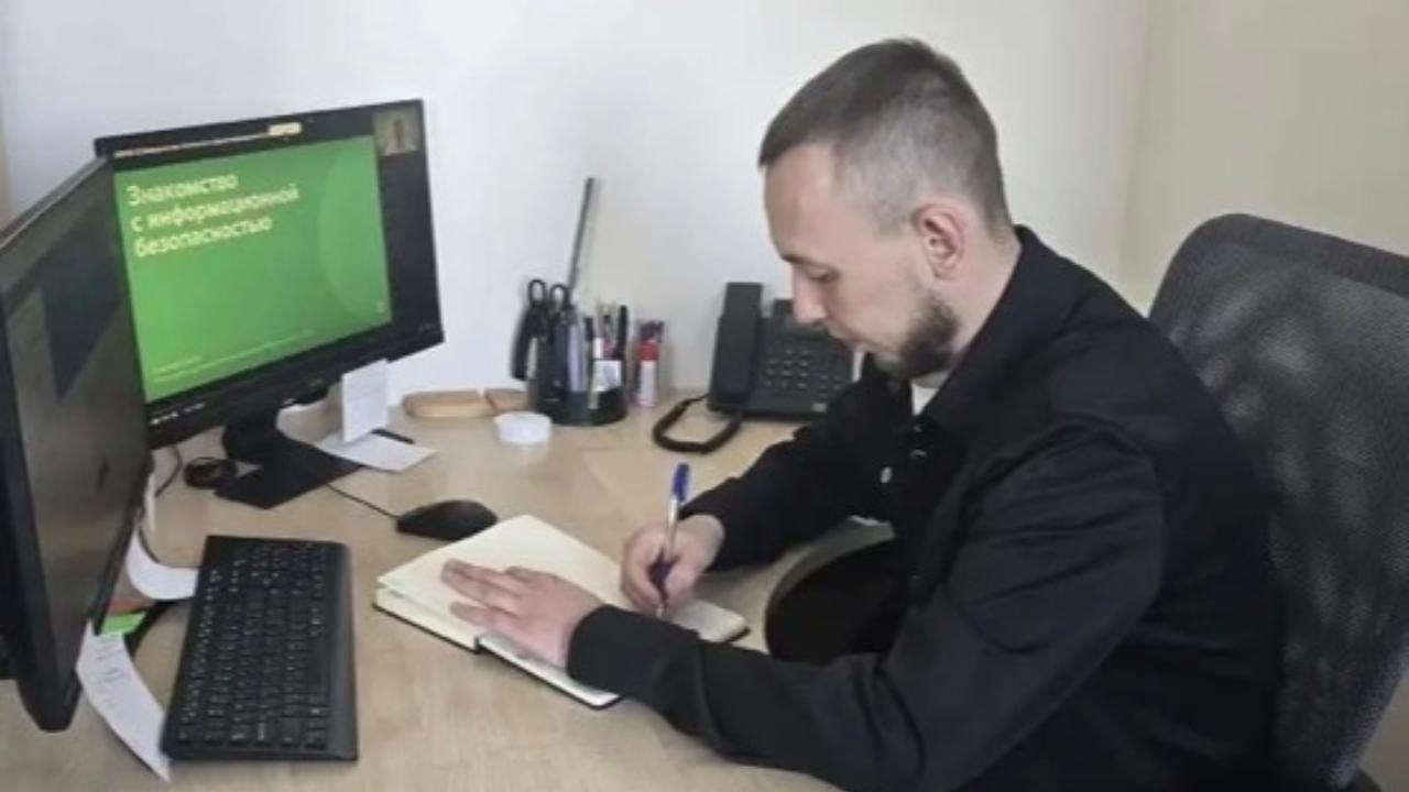 Ветеран СВО погрузился в изучение кибербезопасности в Минцифры Марий Эл