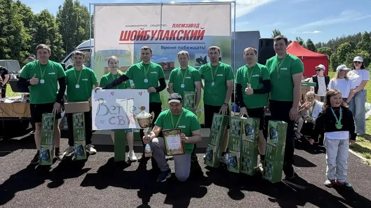 Сотрудники племзавода Шойбулакский отметили завершение посевных работ