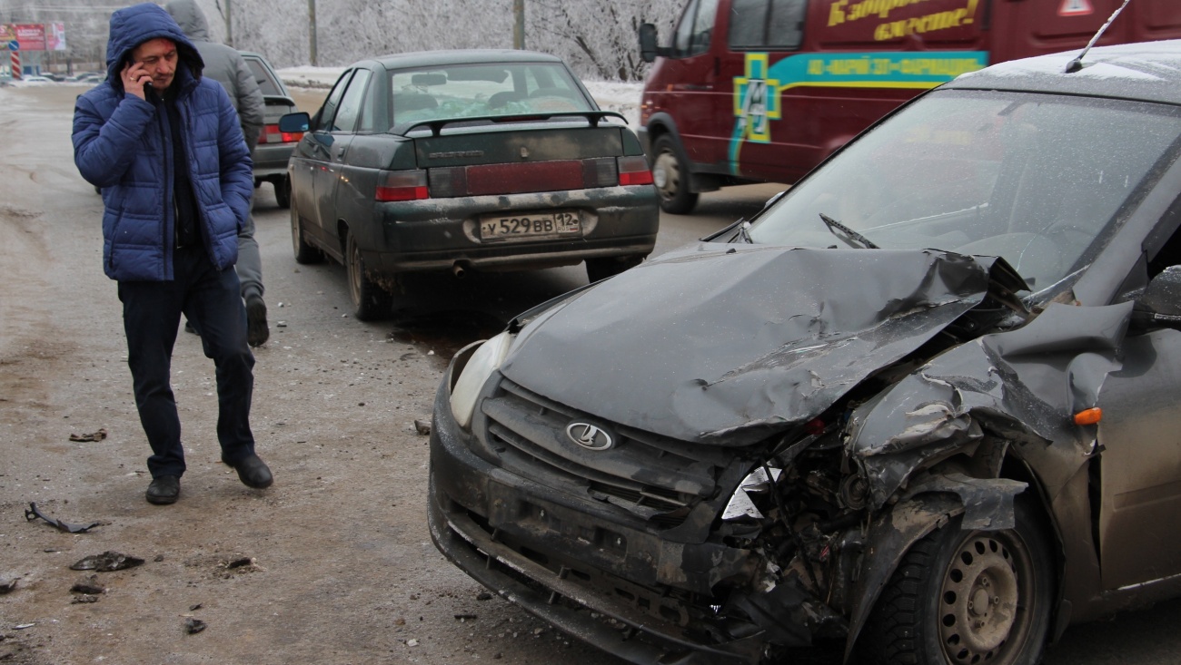 В Йошкар-Оле пьяный водитель пробил головой лобовое стекло