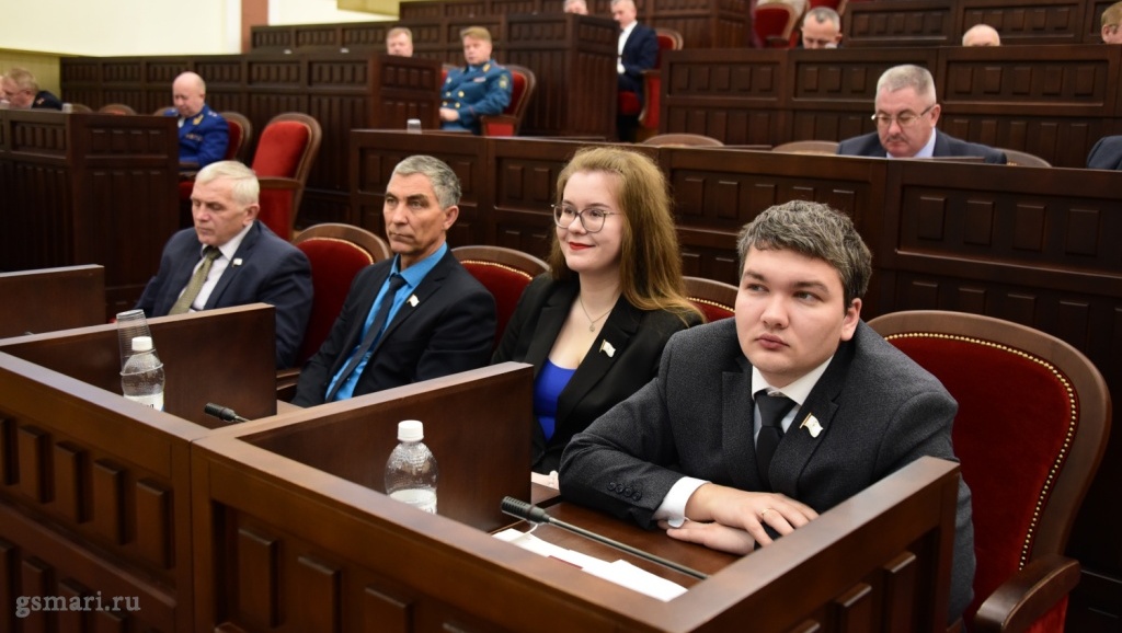 Парламентарии внесли изменения в конституцию Республики Марий Эл