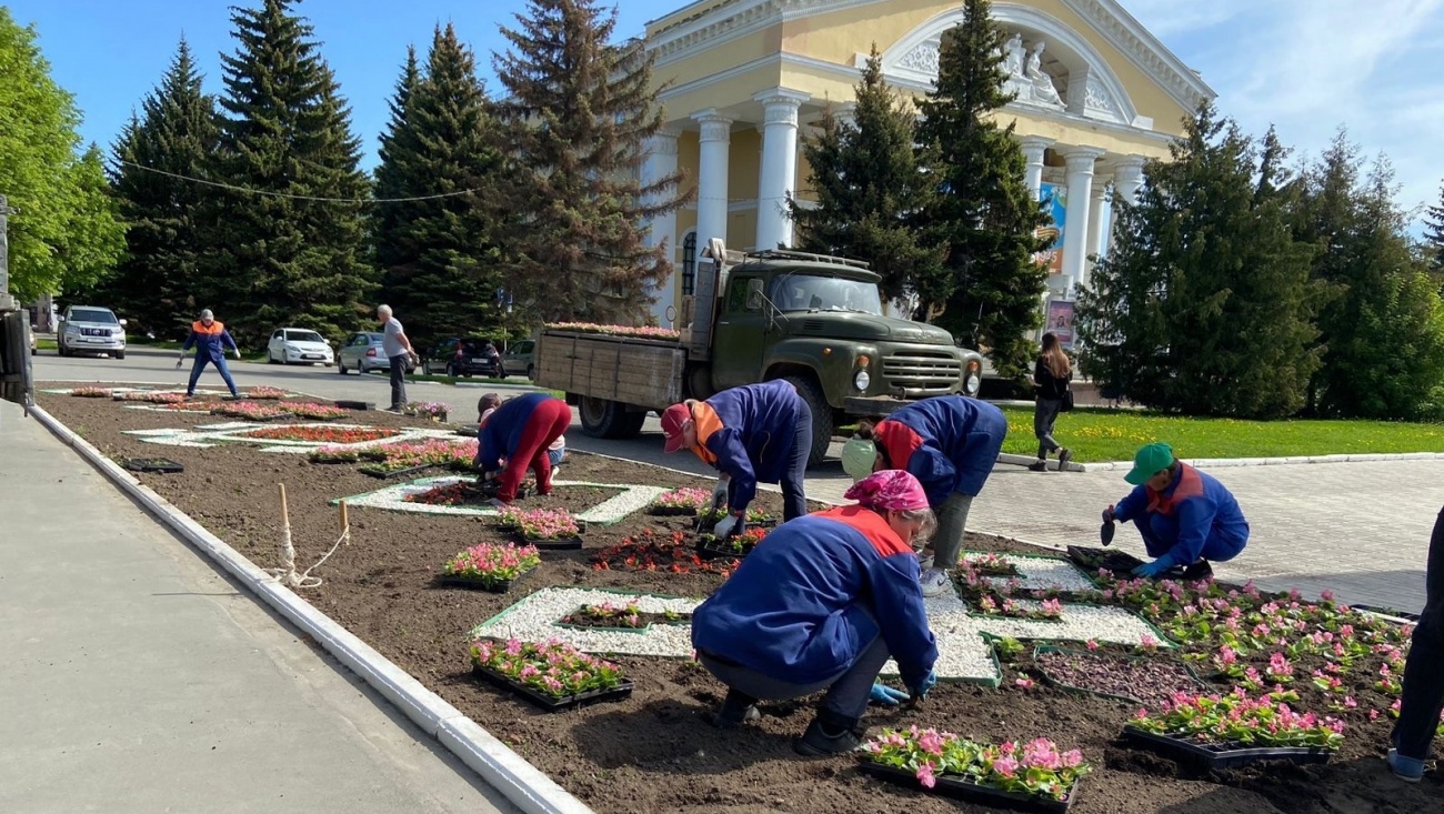 Йошкаролинцам предлагают помочь с посадкой и прополкой городских цветников