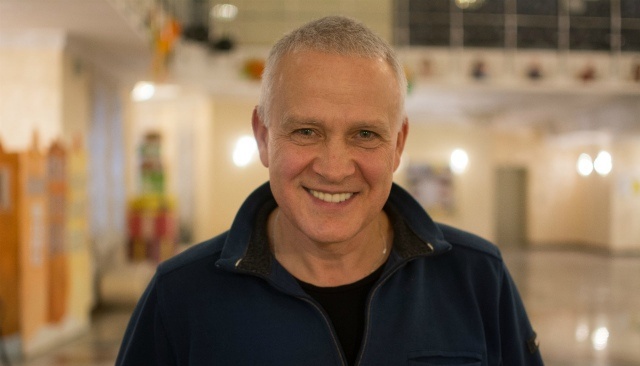 Петербургский режиссёр поставил на сцене театра кукол сказку «Гуси-лебеди»