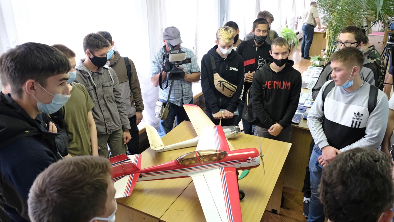 В Марий Эл открылась выставка «Влюбленные в небо!»