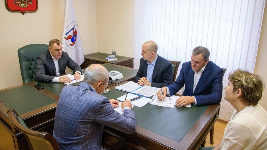 Глава Марий Эл поручил установить в Йошкар-Оле остановочный павильон и детскую площадку